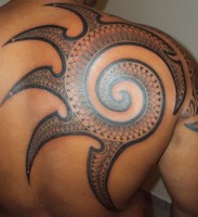/album/tattoos/tattoos-en-la-espalda-tribales1-copia-jpg/
